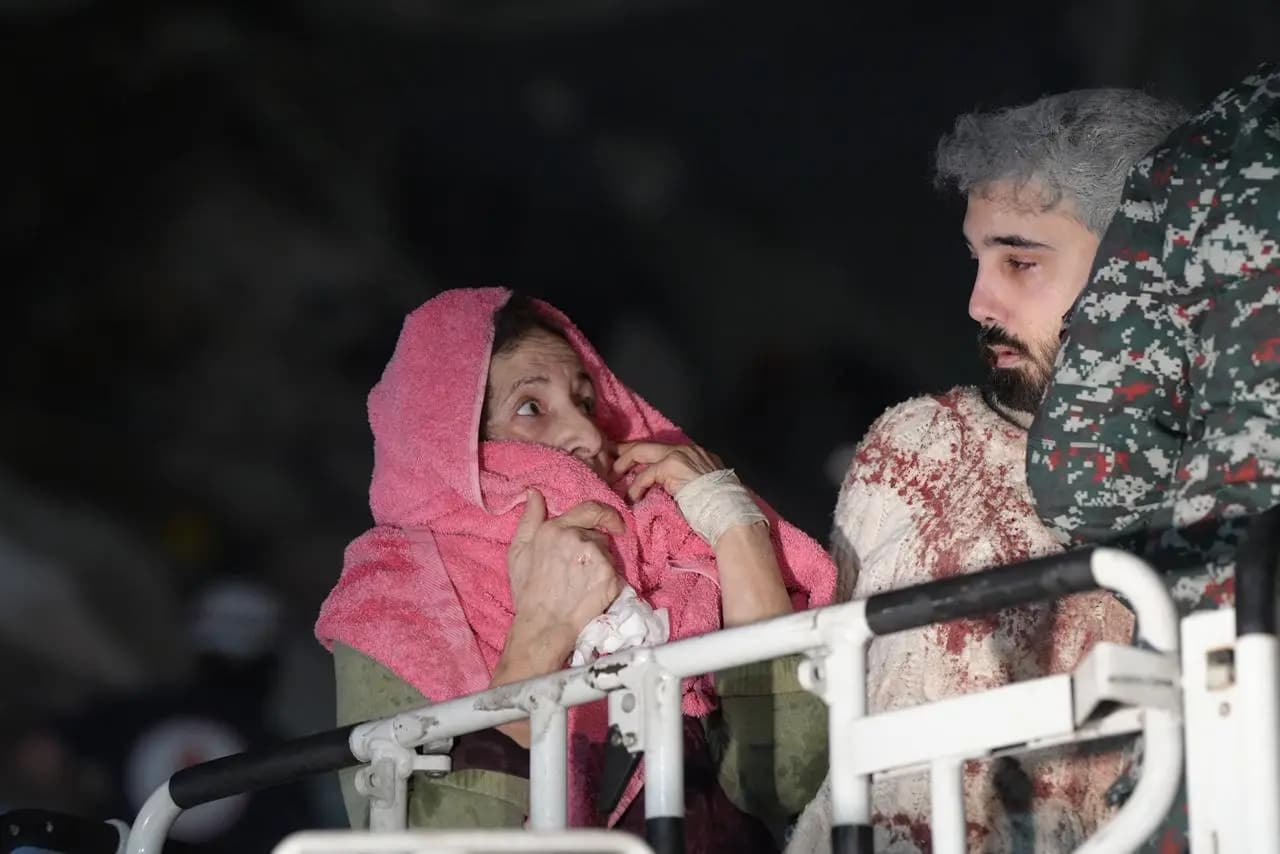 من قلب الدمار.. “الأفضل TV” توثّق لحظات إنقاذ في تلة الخياط