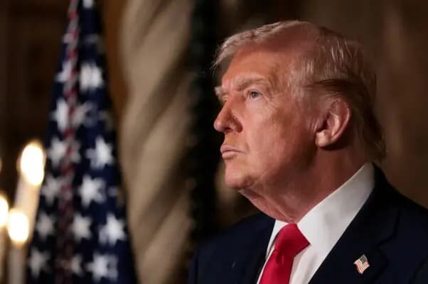 ترامب يلمّح بزيارة لباكستان