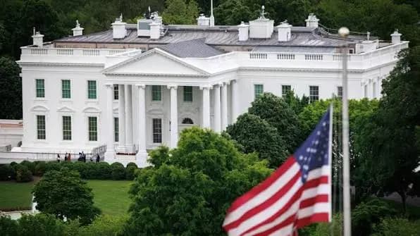 إطلاق نـ.ار قرب البيض الأبيض.. وعمليات تفتيش واسعة