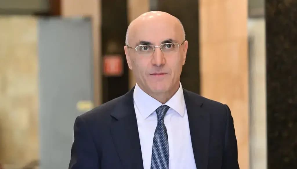 "قلبنا ينزف".. الحجار: الدولة ستبقى إلى جانب مواطنيها