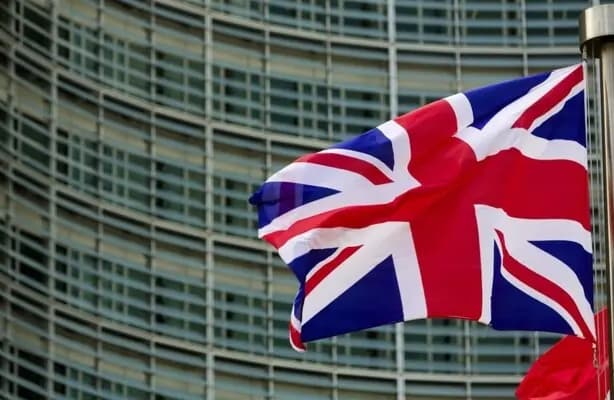 بريطانيا: لن نشارك في عمليات حظر أو إغلاق هرمز