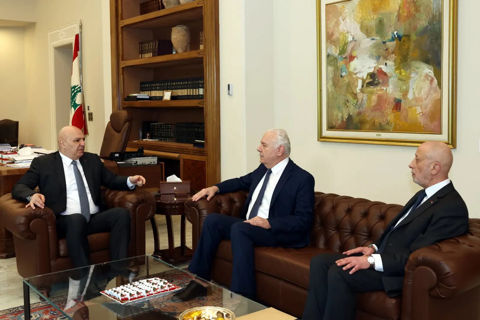 ‏الرئيس جوزاف عون عرض مع رئيس مجلس القضاء الاعلى القاضي سهيل عبود مسار العمل القضائي في ظل الظروف الراهنة