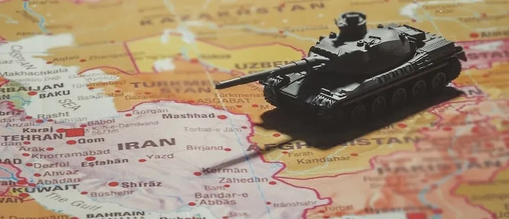 إشعالُ فتنةٍ بين اللّبنانيّين تُلاقى بالحزم