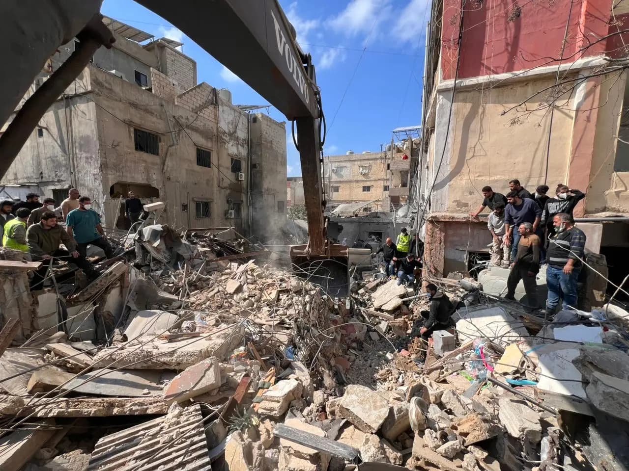 "مئات الشـ.ـهداء والجرحى".. ناصر الدين: المستشفيات في بلدنا مكتظة