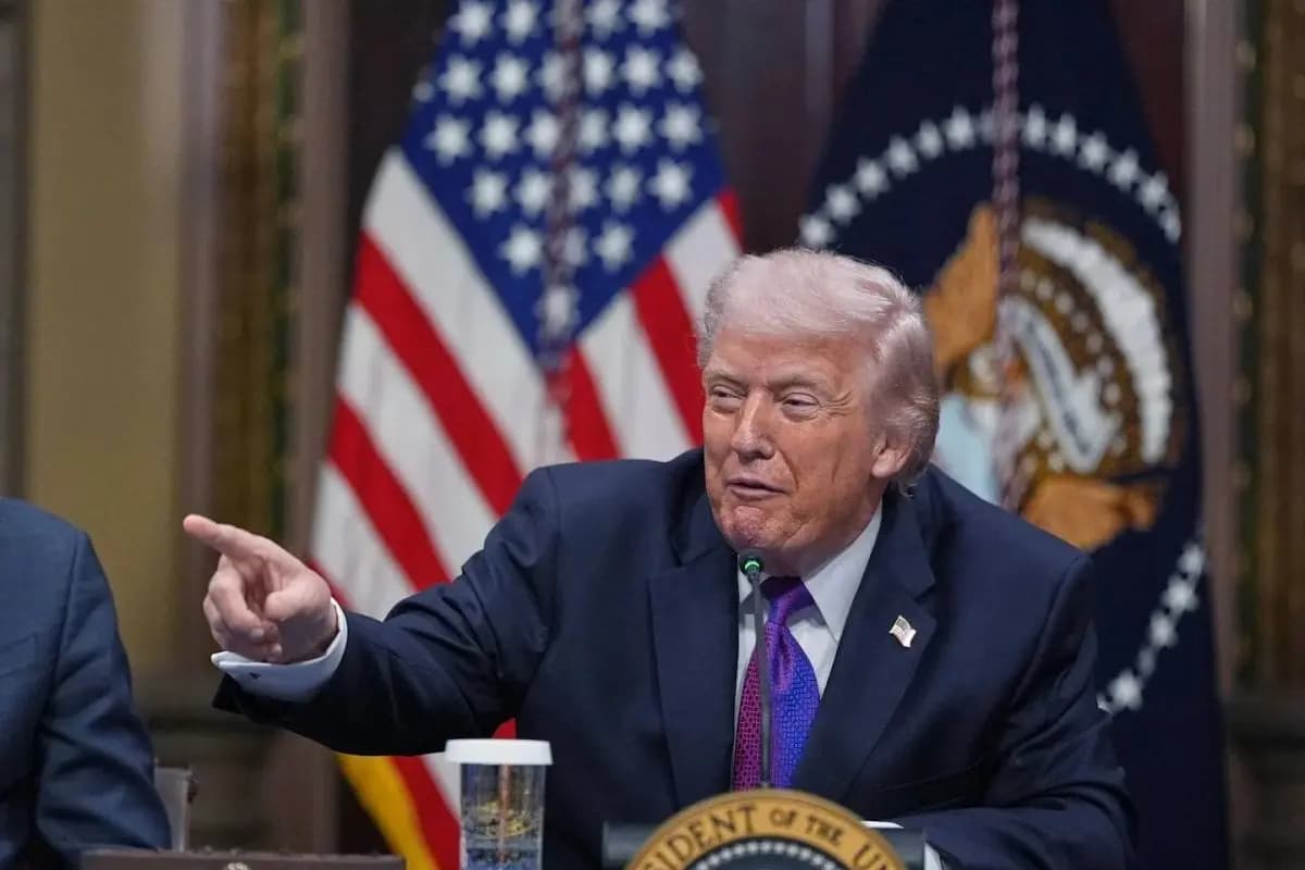 ترامب: سنفتح مضيق هرمز باتفاق أو بدونه.. ماذا عن المفاوضات؟