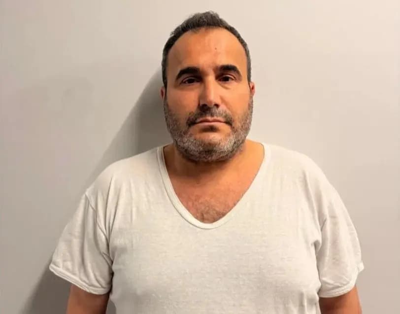 يوهم الزبائن بإعلانات بيع.. تعميم صورة مشتبه به بعمليات احتيال