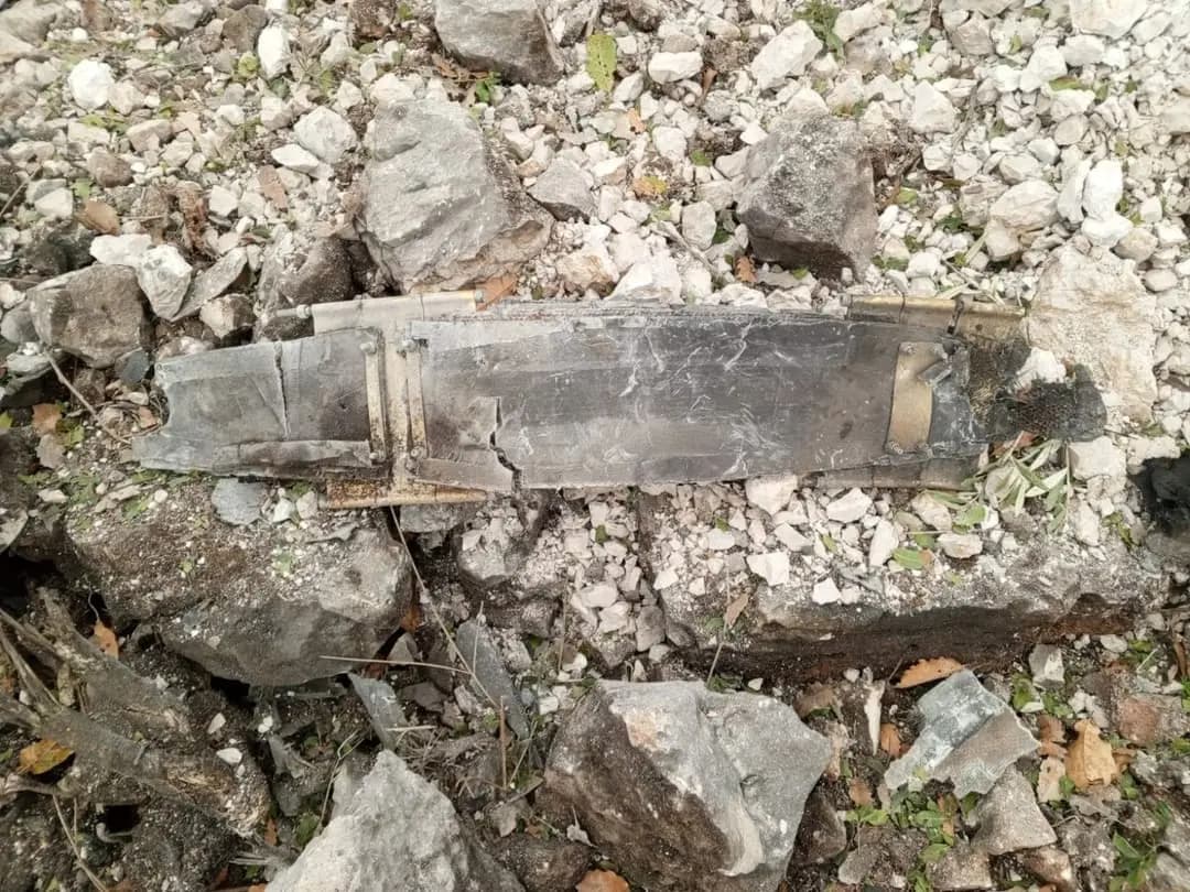 الجيش يكشف على أجزاء المسيرة التي سقطت في البترون