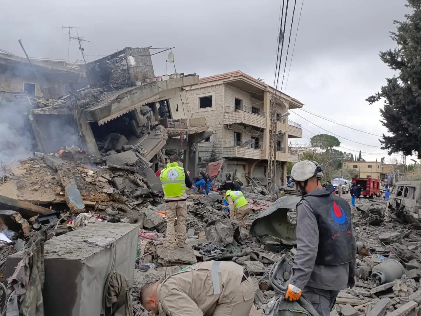 غار.ات دامـ.ـية على بنت جبيل.. شـ. ـهداء وجر.حى