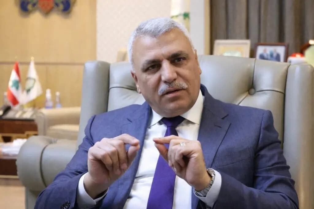 جولة لشقير في المصنع.. تشديد على التفتيش ونفي مزاعم "التهريب"