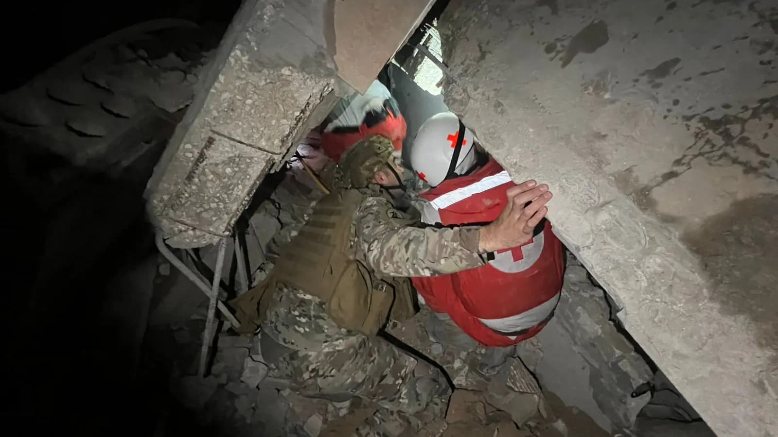 بالصور.. أعمال البحث مستمرة عن آمال خليل