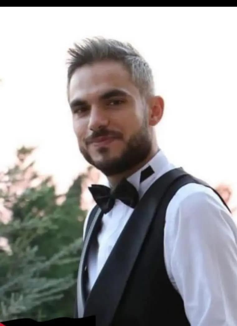 عضو ‎بلدية زبدين وعائلته شهداء