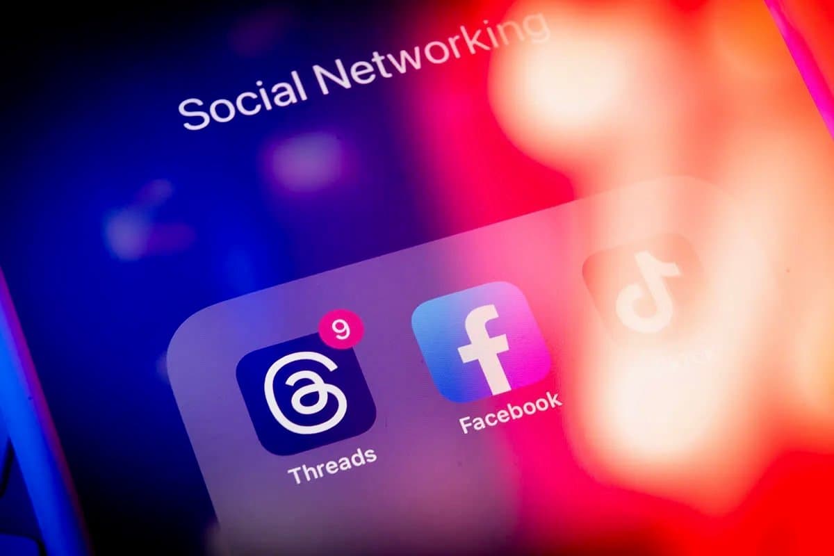 "ميتا" تعمل على ربط "فايسبوك" و"ثريدز" ببعضهما