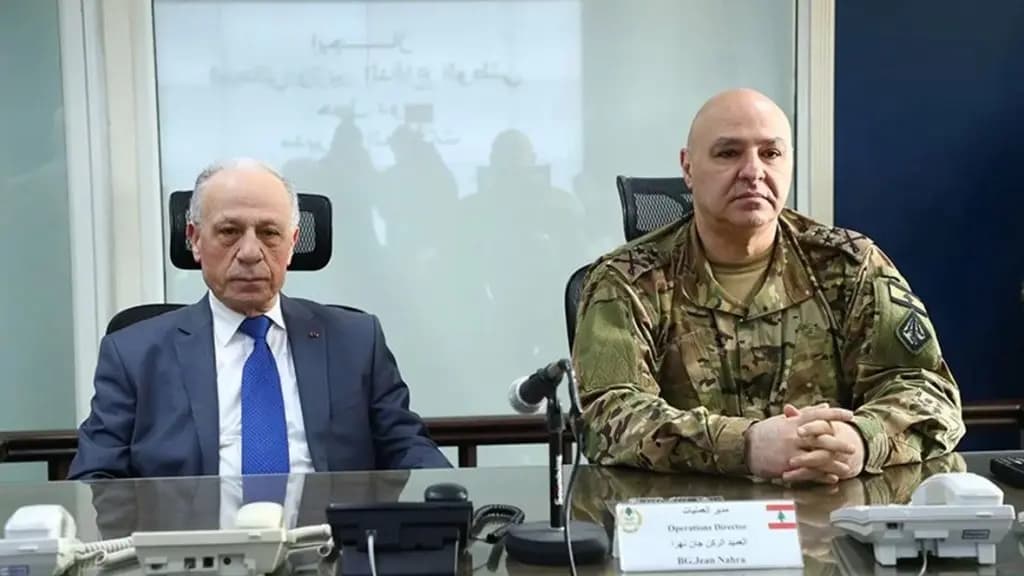 قائد الجيش يقطع البنزين عن وزير الدفاع!