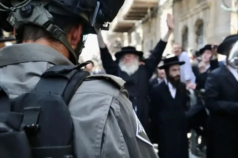 "من وصله قرار التجنيد فليمزقه": ماذا يحدث في الداخل الإسرائيلي؟