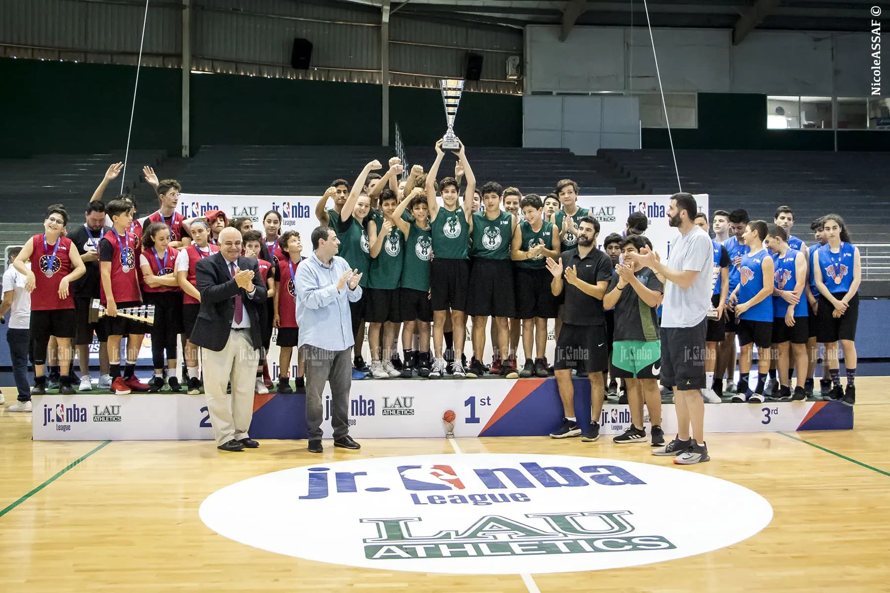 الشانفيل بطلة سلة الجامعة اللبنانية الاميركية