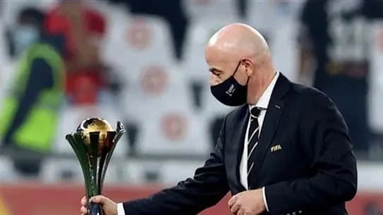 هل يُقام كأس العالم في كرة القدم كلّ عامين؟