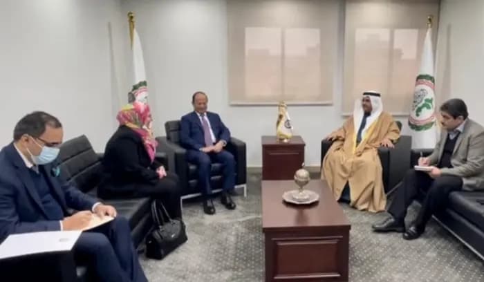 العسومي للسفير الباكستاني في القاهرة: لتقوية أواصر التعاون