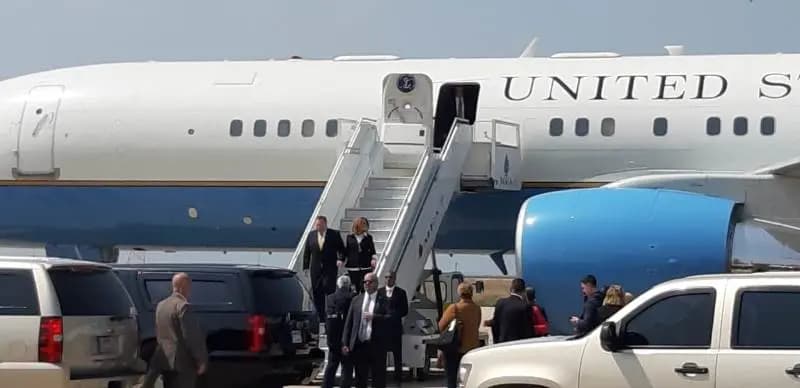 وصول وزير الخارجية الاميركي الى المطار