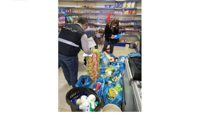 مصلحة الاقتصاد في طرابلس ضبطت مواد غذائية منتهية الصلاحية واشارة باقفالها بالشمع الاحمر