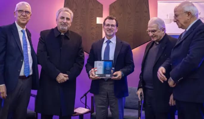 "الذكاء الاصطناعي تحدٍّ كبير".. شحادة يدعو لمواكبة التغيرات