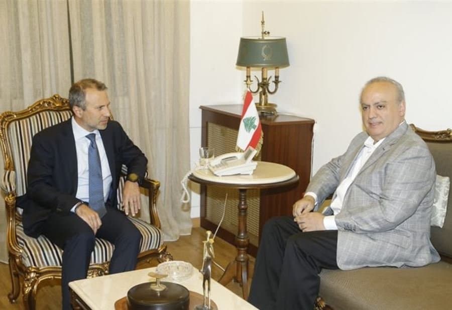 باسيل عرض مع سفيري فرنسا والصين الأوضاع والعلاقات الثنائية وهاب: إطلالة التيار الحر على الجبل انمائية والأهم العودة للأمن الوقائي