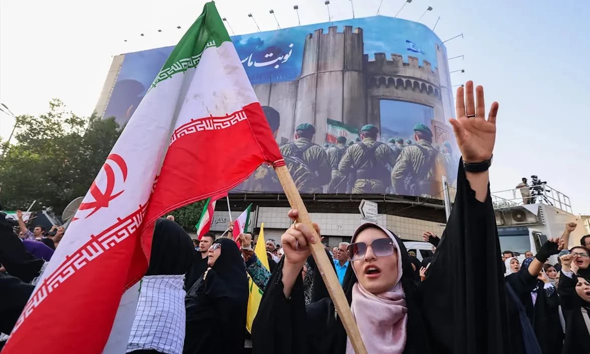 غارديان: لماذا يُعتبر البرنامج النووي جزءًا أساسيًّا من هوية إيران؟