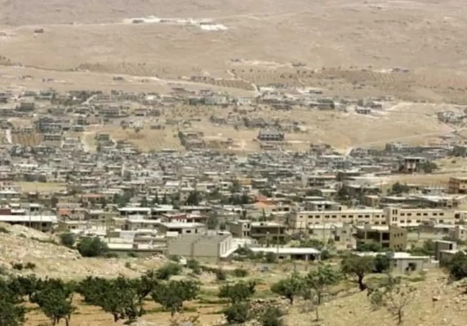 بيان للعراسلة يندد بمقتل ثلاثة من أبناء البلدة ومطالبة بتسليم القتلة