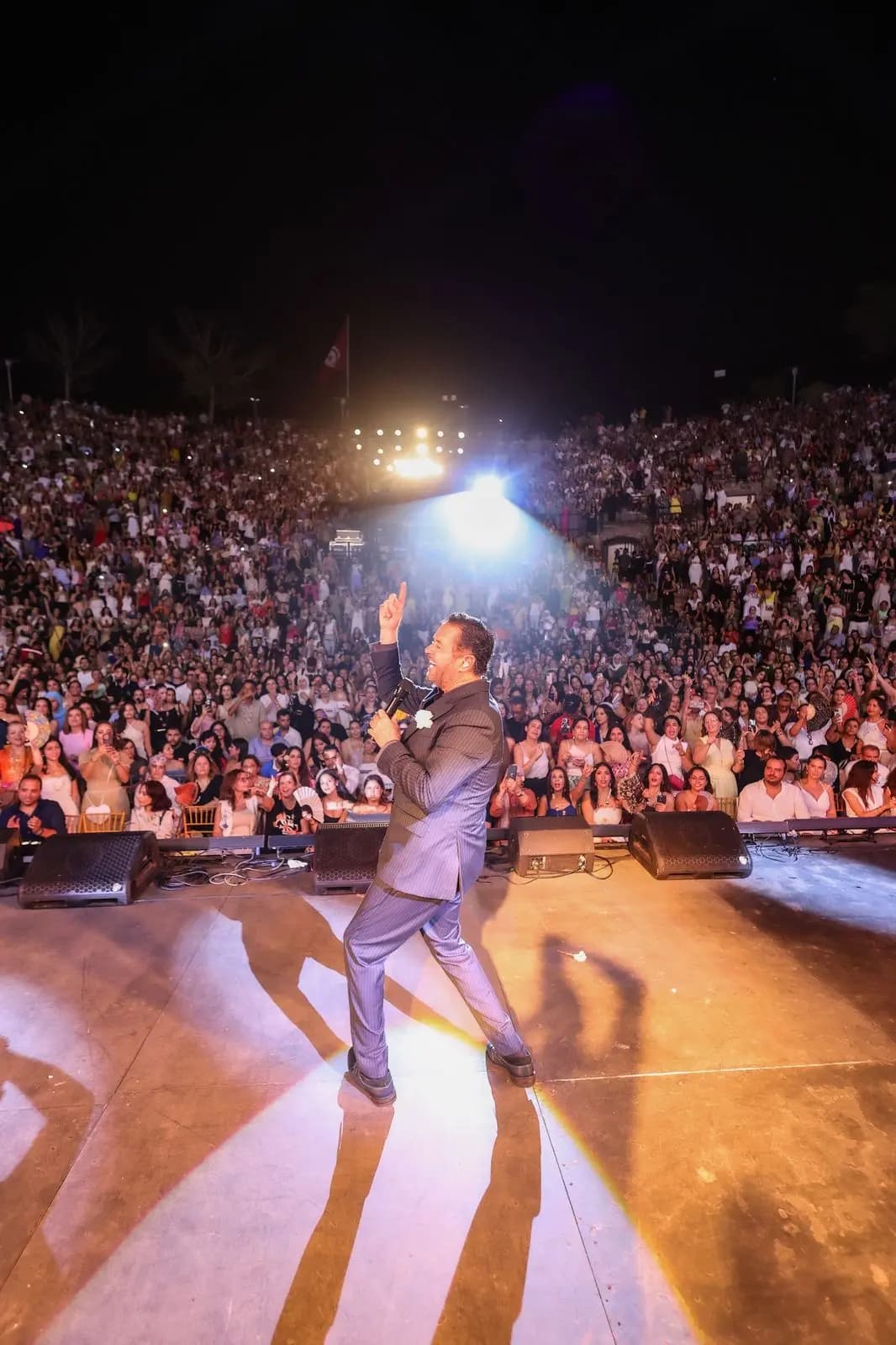 راغب علامة على ركح قرطاج: حفل تاريخي وجمهور لا يضاهى وأغنية جديدة تخطف الأنفاس!