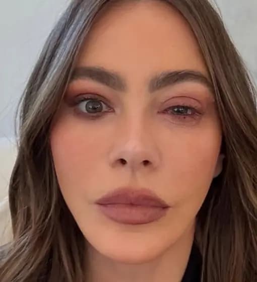 نجمة شهيرة في المستشفى لسبب غريب!