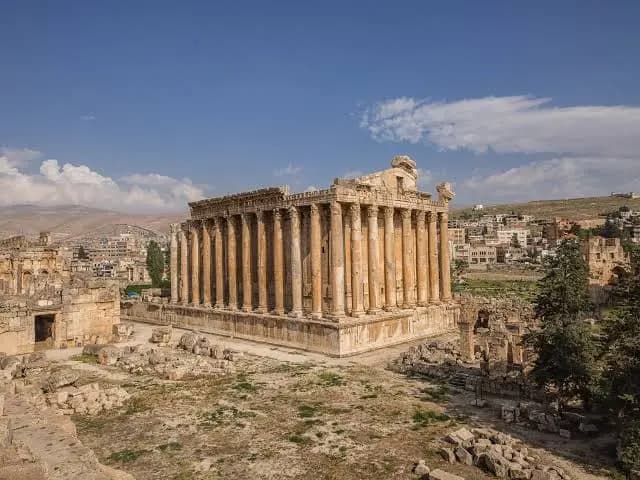 مزاعم غير صحيحة حول قلعة بعلبك!