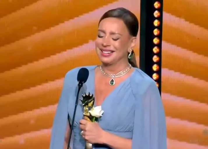 شكران مرتجى تُفاجأ في بيروت!