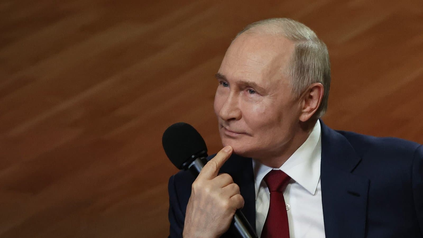 سي إن إن: ردٌّ "ساخر" من بوتين على وصف ترامب لروسيا بأنها "نمر من ورق"