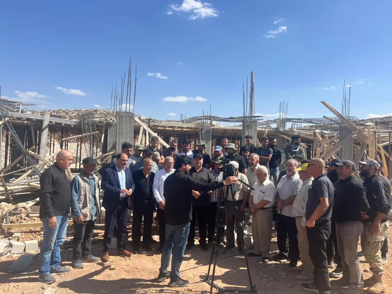 الأمن يوقف الإعمار.. وسحمر تغضب