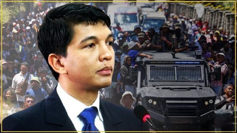 سي إن إن: على متن طائرة عسكرية فرنسية.. رئيس مدغشقر يفر من البلاد بعد احتجاجات الجيل Z