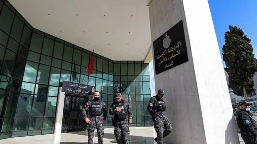 الشرطة التونسية تغلق مقر المجلس الاعلى للقضاء