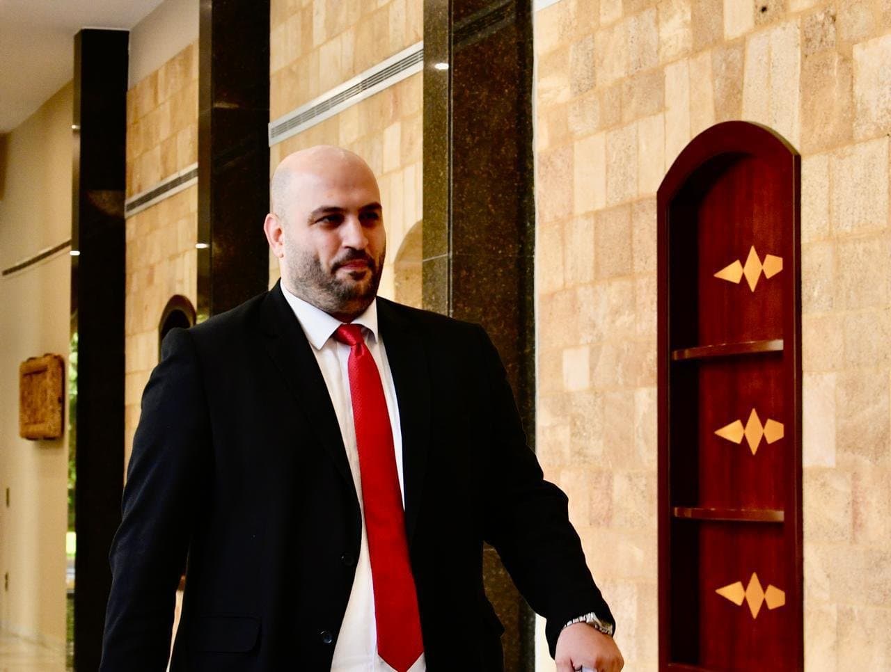 "صرتِ بالأربعين؟ ما تفكري مرتين!".. ناصر الدين يُطلق حملة للكشف عن سرطان الثدي