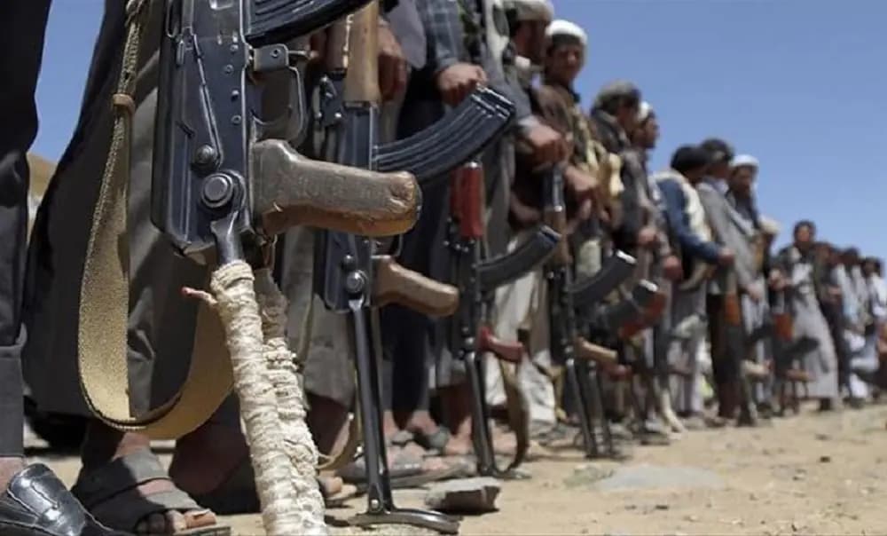 الحوثيون يطلقون 4 صواريخ باليستية