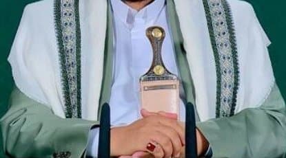 "نؤكد تضامننا مع الحزب".. الحوثي يعزي بطبطبائي