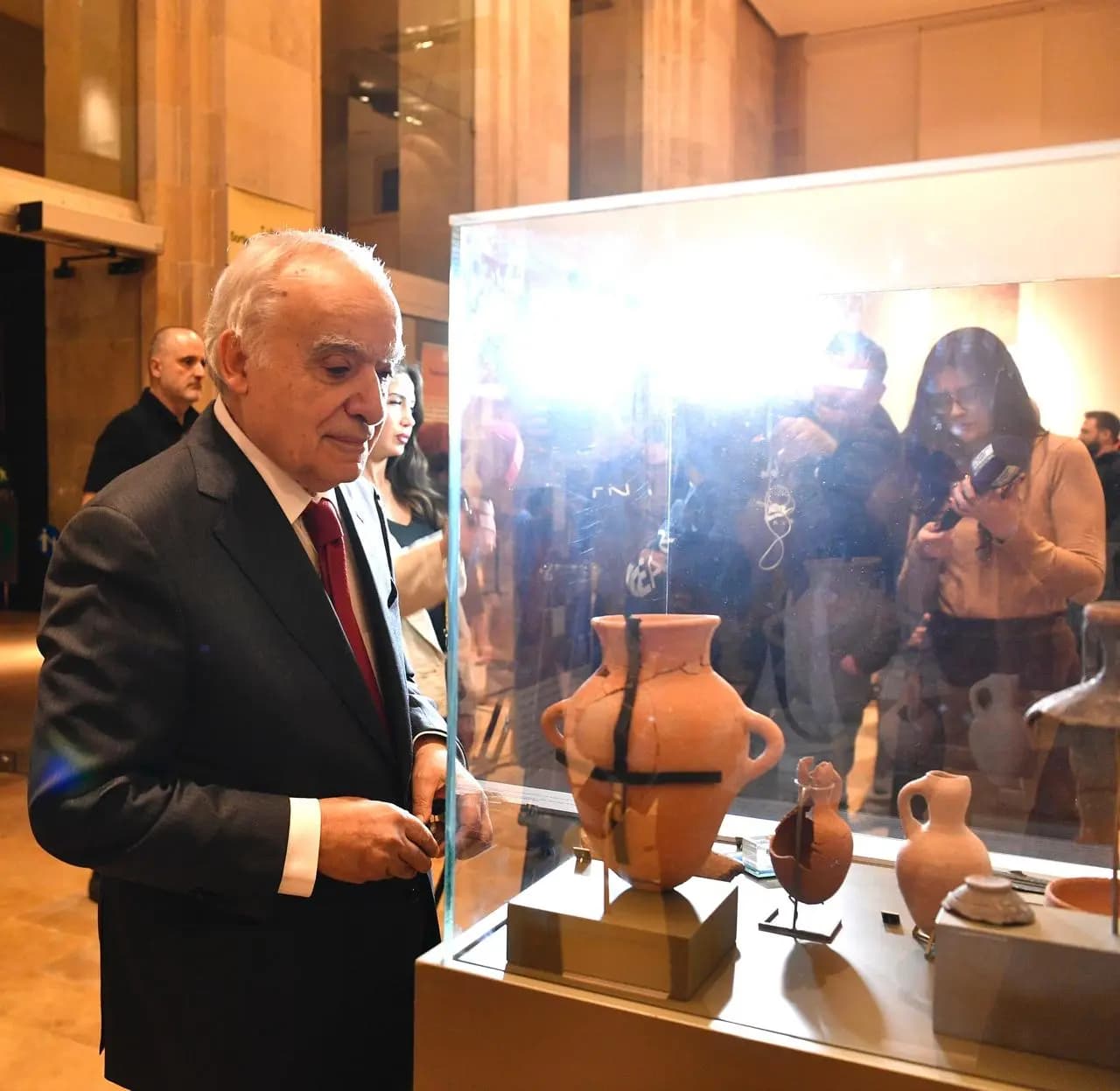 سلامة يفتتح معرض مكتشفات أثرية في فدعوس- كفرعبيدا