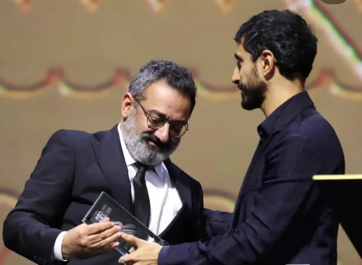 جورج خباز يحصد جائزة أفضل ممثل في مهرجان البحر الأحمر السينمائي