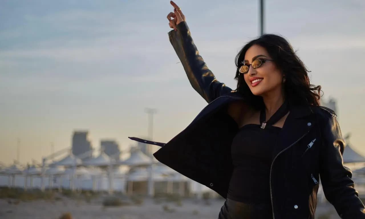 بين الأصالة والحداثة.. لطيفة التونسية تطل بصورة مختلفة في "قلبي حن"