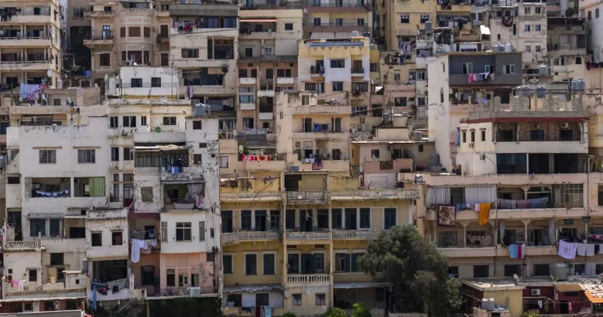 مبان متصدعة قرب المدارس في طرابلس.. و"التربية" تتحرك