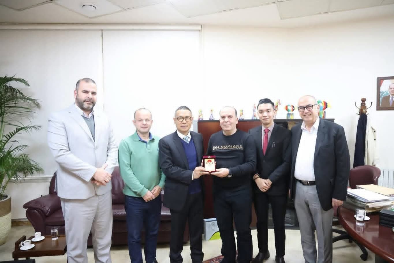 السفير الإندونيسي يزور LIU.. وشراكة أكاديمية جديدة