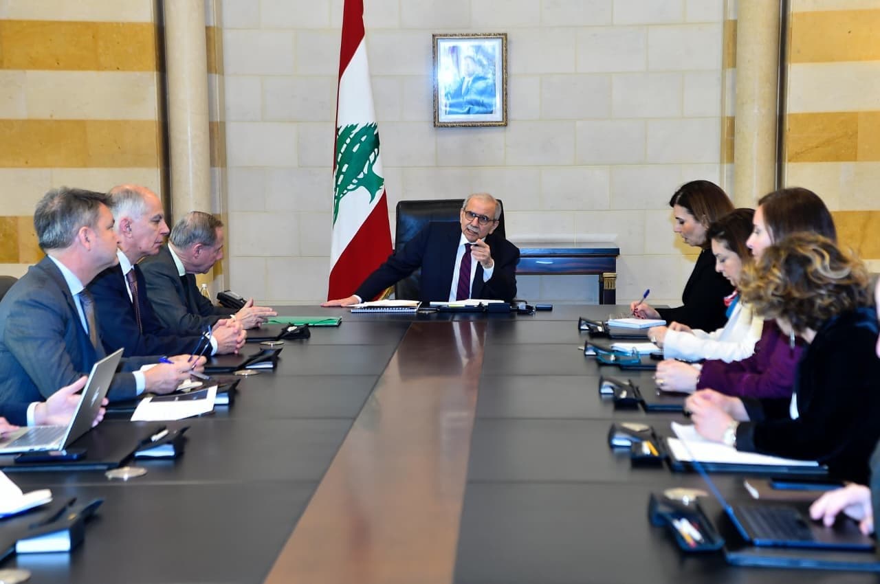 الإصلاحات الاقتصادية بين سلام ومستشار ماكرون