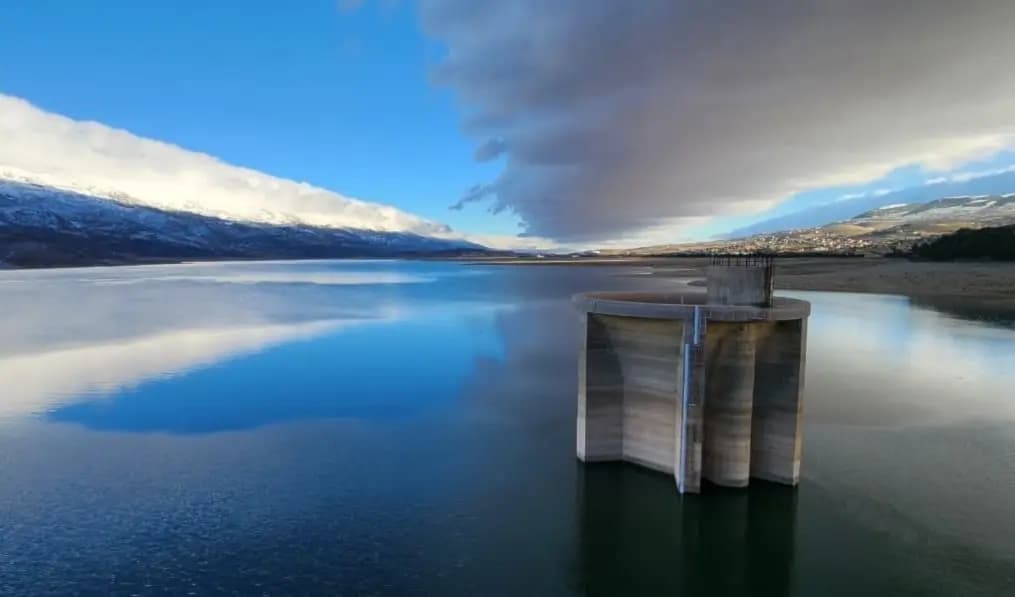 تسرّب في بحيرة القرعون.. ومصلحة الليطاني تطمئن