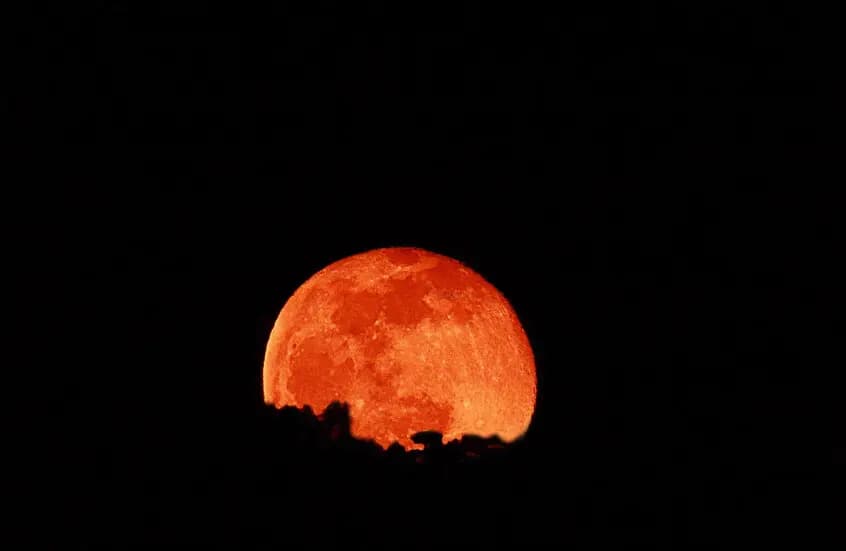 خسوف 3 آذار.. "القمر الدموي" مشهد لا يتكرر قبل 2029