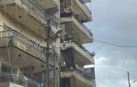 "مهددين بالسقوط".. إخلاء مبنيين في بخعون