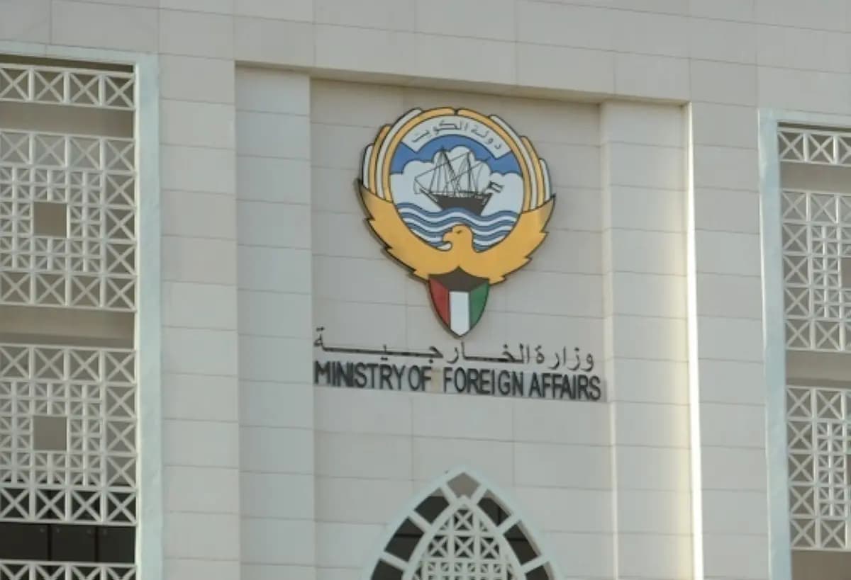 الكويت تستدعي السفير الإيراني وتندد بالهجمات