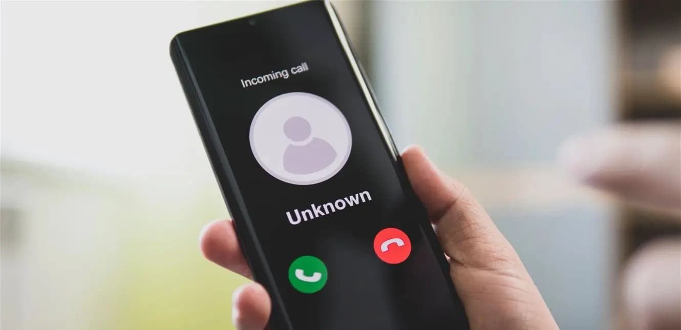 بينها مبنى نائب وسوق تجاري.. اتصالات مشبوهة وإخلاءات فورية!