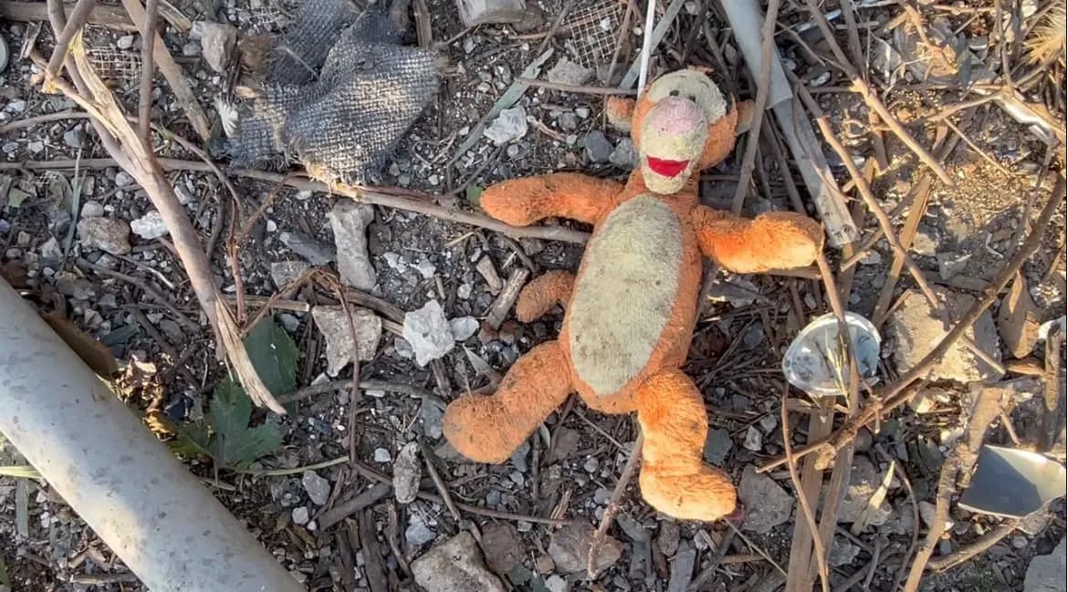 العدو يرتكب مجـ.ـزرة في صور